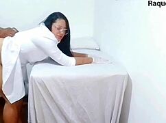 Enfermeira E Est�tica Observa Ere��o Do Paciente