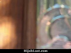 Nadia Ali Introduces Herself To New Neighbor