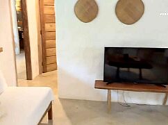 mi hijastro de verga grande me llenó de leche mientras mi marido salió a buscar el almuerzo