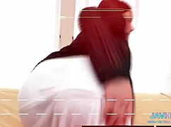 Красивая японская девушка писает: компиляция 22