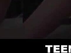 Καυτή μικρόβυζη ξανθιά κλέφτρα γαμιέται από αστυνομικό με τεράστιο πουλί μετά από γδύσιμο και συμφωνία