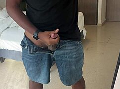 The stepson, tired of masturbating, enjoys freeuse with submissive stepmom Leyne Rodriguez in homemade scene 😈