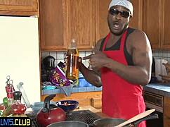 Cute teen 18+ newbie spitroasted by bbcs in double penetration.