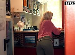 Big ass blonde lovita fate getting creampie in pussy?