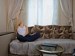 natural teen blonde takes selfies with shaved pussy