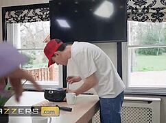 Louise Lee Boldly Rewards Housepainters With Facial Cumshots