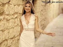 Valentina Ginagerson Showcases Her Beauty and Power