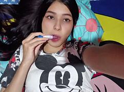 18-year-old college girl masturbates with her dildo casero real 😏