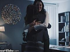 Reagan Foxx milf lesbian inisiasi sweetheartvideo