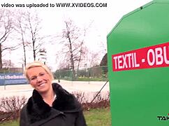 Η σφιχτή πούτσα της ξανθιάς δασκάλας λαχταράει σπέρμα από monster πούτσο στο διάλειμμα