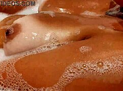 hot stepsister in bathroom 😏