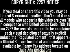 I performin hot lesbian duo with sexy julia ann muff divin!