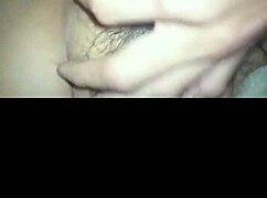 Lon em suong lam anh oi enjoys her big ass and hairy pussy