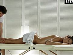 리야 실버 에로 마사지 애널섹스로 변신 18+