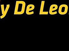 Can Leidy Teach Amaris the Art of Pussy Licking?