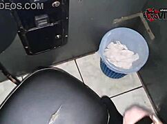 Chupando Desconhecidos Engolindo Porra E Beijando O Corno Gloryhole 17 - Trailer