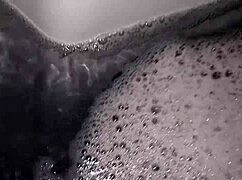 come join me in jacuzzi for stroking and relaxing music