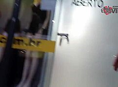 Chupando Desconhecidos Engolindo Porra E Beijando O Corno Gloryhole 17 - Trailer