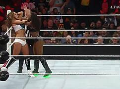 Nikki Bella vs Naomi Extreme Rules 2015