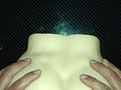 le doy a candy en cuatro mientras golpeo su culo