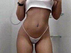 hey, culona dances and shows her raja while getting hot 😏