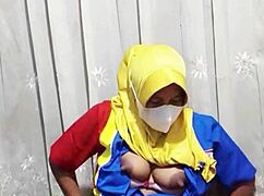 I saw this hijab girl masturbate before work at Indomaret