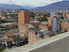 rooftop exhibitionist sex ends with girls getting fucked by construction worker 💪