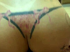 um chocolate preto duro pra minha madrasta e no final jorra leite que ela ama 😍🍫💦🥛