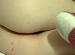 girl squeezes thighs tight watching porn hits real orgasm no hands