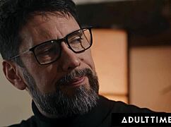 ジョーディが黒マンコをモンスターちんぽでバック拡張