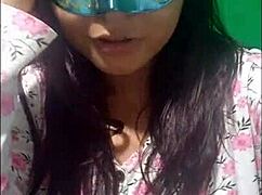 stepsister starts homemade porn handling her pussy in first video