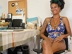 Lola roses fingers hairy big clit pussy lips to squirting orgasm in remastered vibes