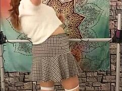 I shake my booty like a naughty hotwife