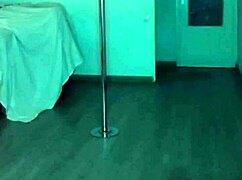 amysexxxjuguetona films her private sexy striptease dance