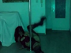 amysexxxjuguetona films her private sexy striptease dance
