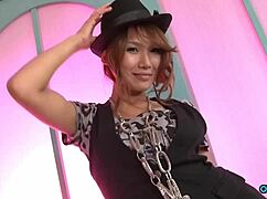 I'm fingering my wet pussy on this zebra sofa just for you to watch me cum.