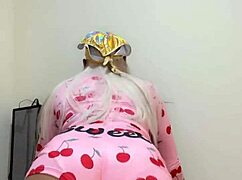 Hey Linda super sensuelle et classe aujourd'hui 😊