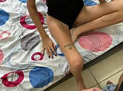 follando por primera vez a mi hermanastra cachonda con orgasmos tatuajes besos
