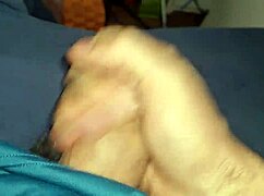 hairy amateur with long hair gives creamy armpit milkshot