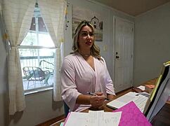 แม่เลี้ยงนมโตขย่มควยยักษ์สไตล์หมา แล้วขย่มคาวเกิร์ล งอตัวดูด