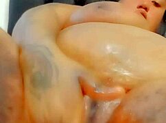 sexy oily chubby babe poses her curves