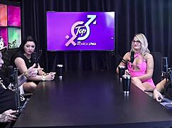 loira rabuda casada se joga em cima da mônica lima no podcast ao vivo