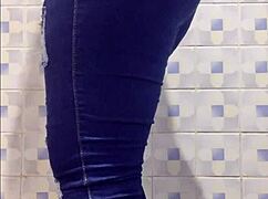 Madura FAT ASS Captada En Baño Público Bent Over Doggystyle Cowgirl Flashing