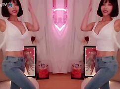 bj winter shakes that sexy ass dancing for you