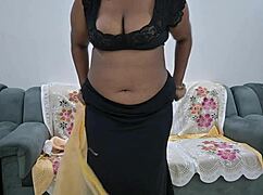 desi saree aunty lifts fabric to flash her full tits teasingly