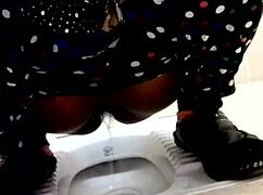 oh god, my girlfriend's pee makes me so emotional and turned on