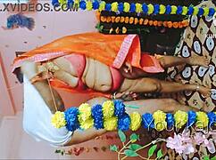 कर्वी मिल्फ की बड़ी गांड सुहागरात के राज सिखाती है बेडरूम में