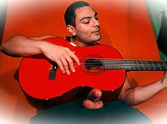 check this sexy bodybuilder stroking his huge 18cm cock guitar-style till he cums