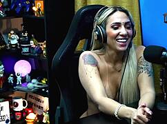 ruan kisses bruna lambertini she grinds naked lap cock rises podcast?