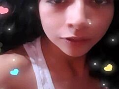 Linda flaca morena dances sensual 🔥💋 Who's watching?